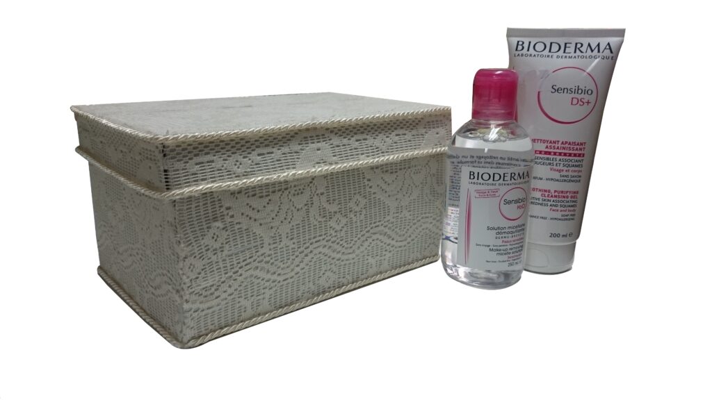 Bioderma Sensibio H2O Solutie Micelara 250ml + Bioderma Sensibio DS+ Gel Spumant 200ml + Cutie CADOU-0